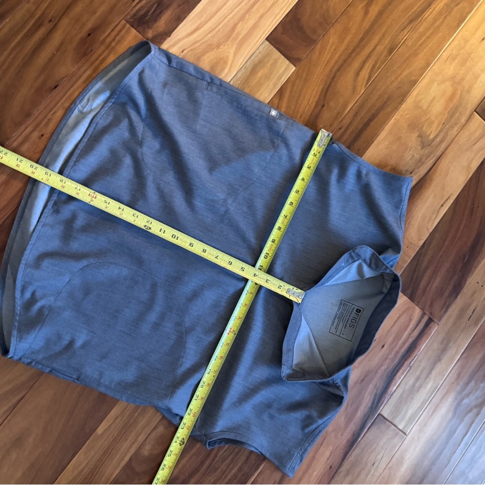 Figs Charcoal Short Sleeve Top